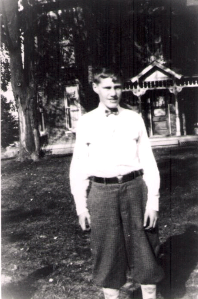 Ellis Gallant in front of the Gallant House.